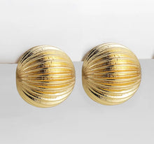 Load image into Gallery viewer, Stainless steel gold earrings
